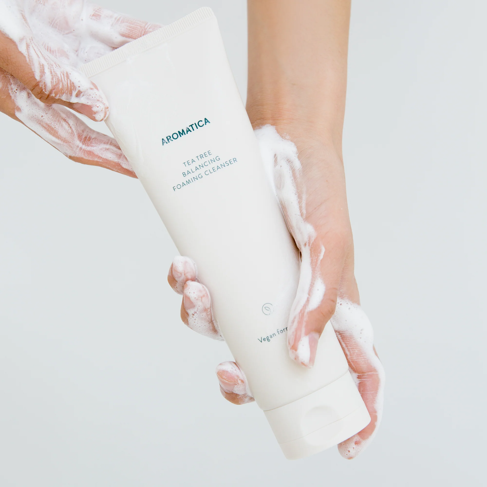 Tea Tree Balancing Foaming Cleanser - Image 3